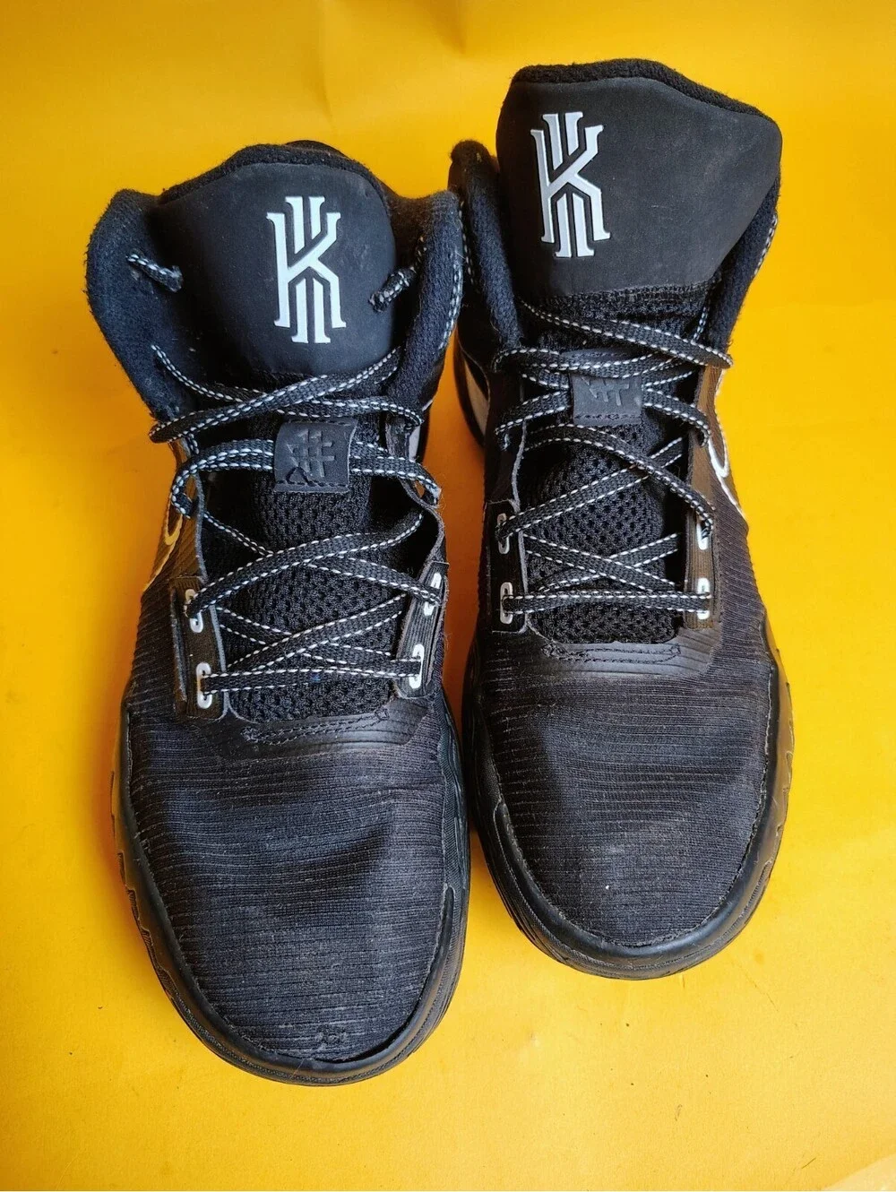 Nike Kyrie Flytrap 4 Black White Metallic Silver CT1972-001 Men's Size 9 Hoops